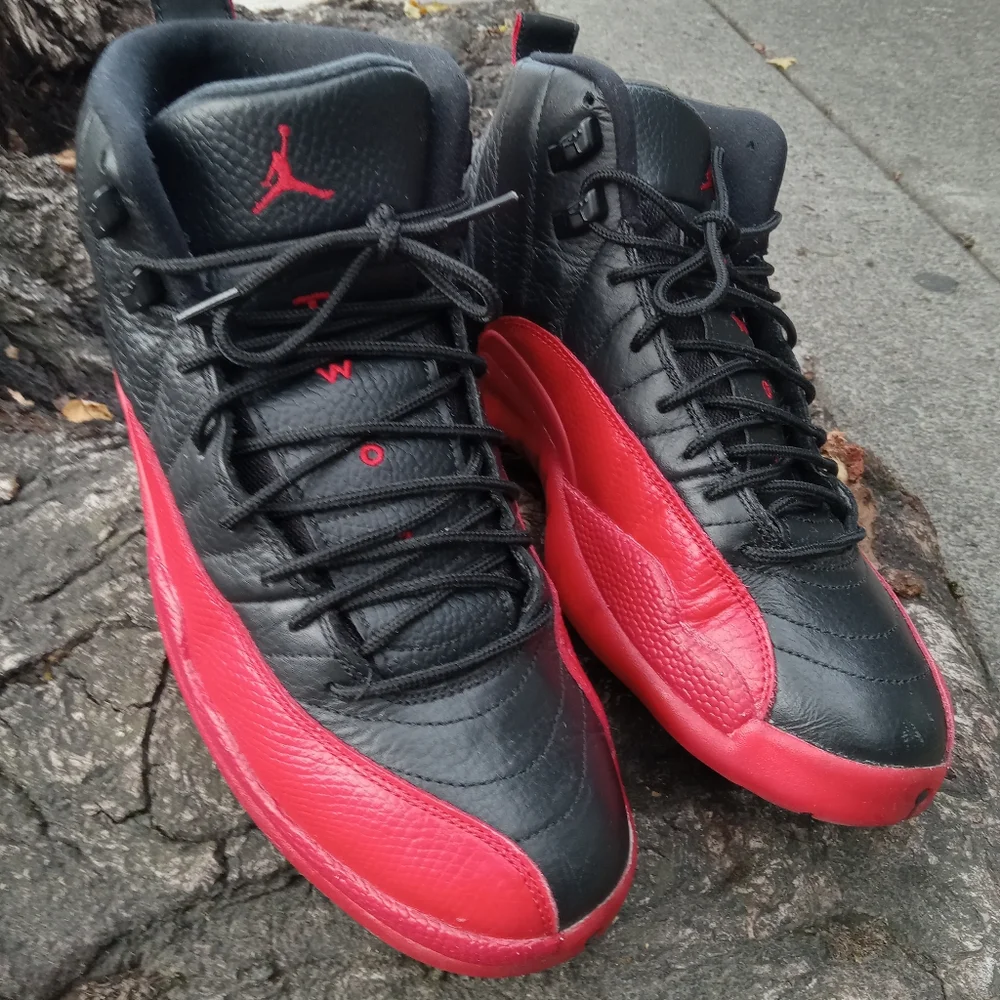 Jordan Men’s Mid-Top Basketball Shoes - Black/Red